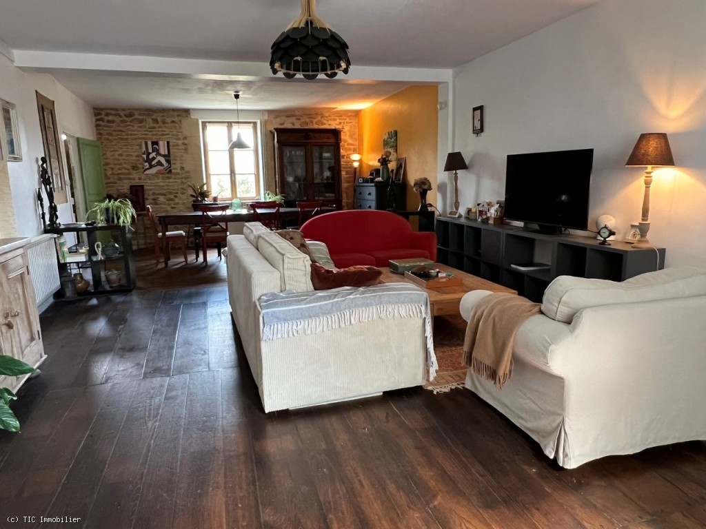 5 bedroom House in Sauze-Vaussais, Sauzé-Vaussais, France – r7451