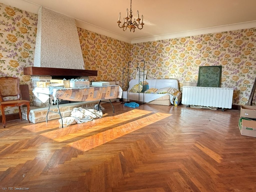 4 bedroom House in Villefagnan, France – r7446