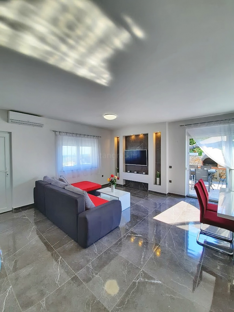 3 bedroom villa in Vrbnik, Croatia – 103625