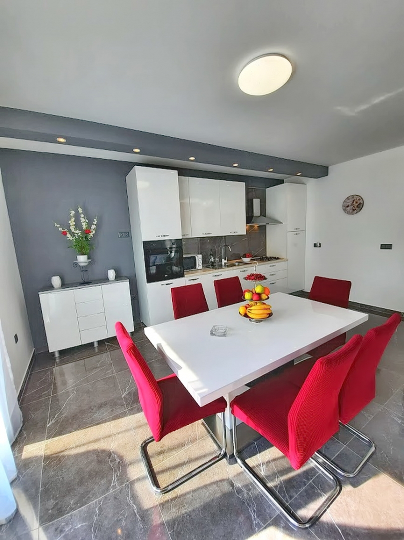 3 bedroom villa in Vrbnik, Croatia – 103625