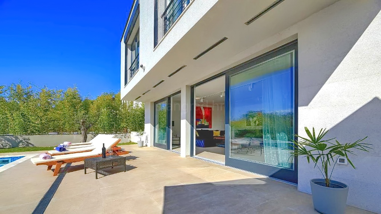 4 bedroom villa in Malinska-Dubašnica, Croatia – 103623