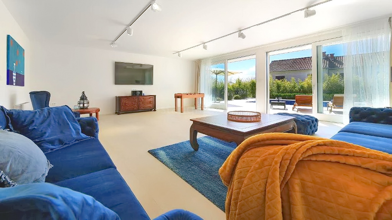 4 bedroom villa in Malinska-Dubašnica, Croatia – 103623