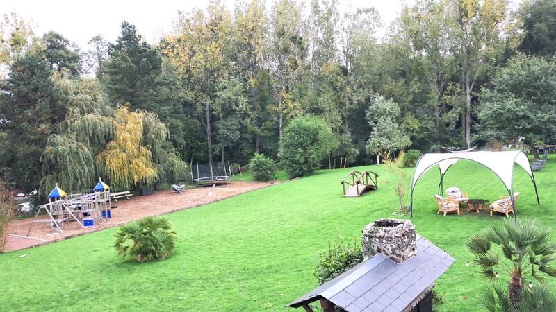 A privileged lifestyle in the heart of rural Normandy and a genuine entrepreneurial opportunity. Located in Souleuvre-en-Bocage