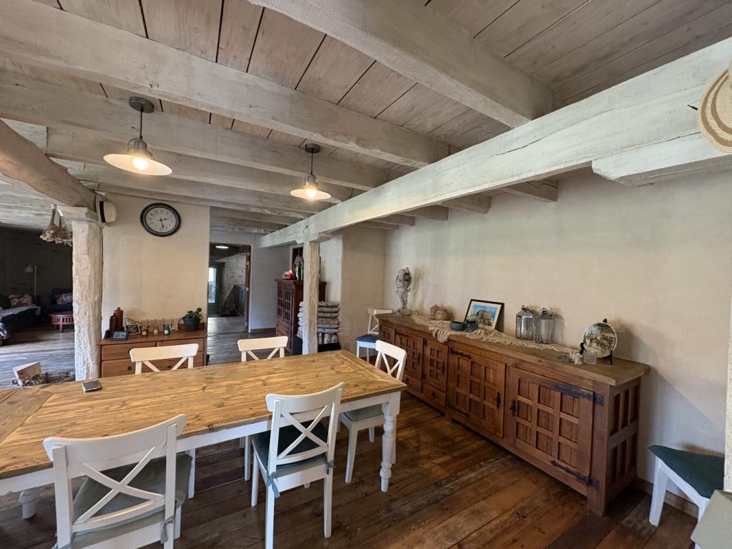 7 bedroom maison in Bar, Corrèze, France