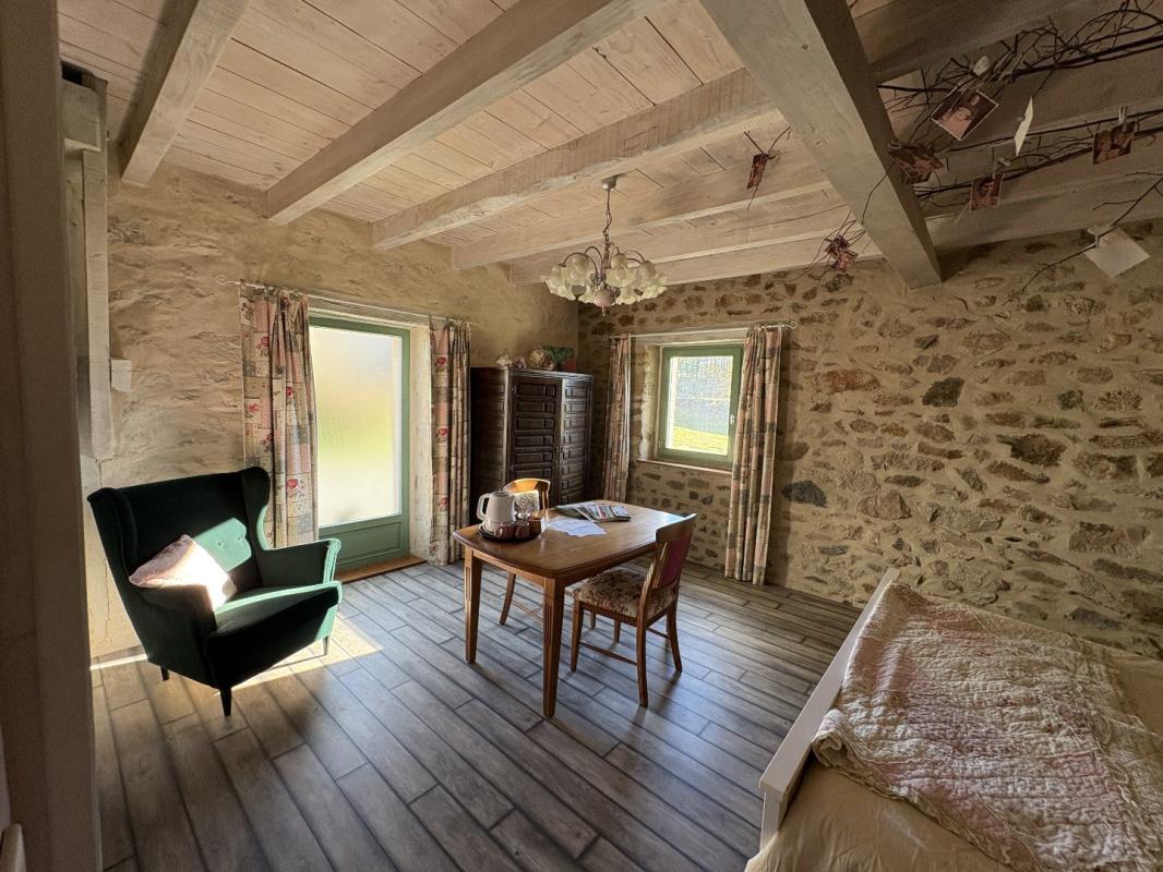7 bedroom maison in Bar, Corrèze, France