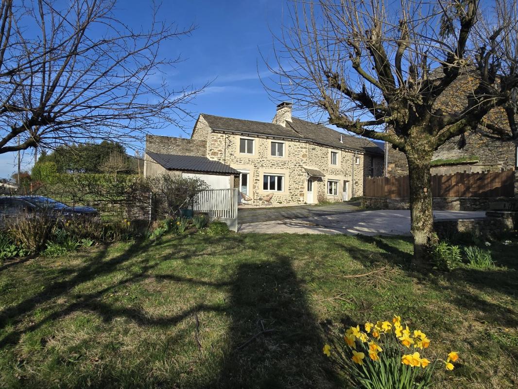 3 bedroom maison en pierres in Salmiech, Aveyron, France