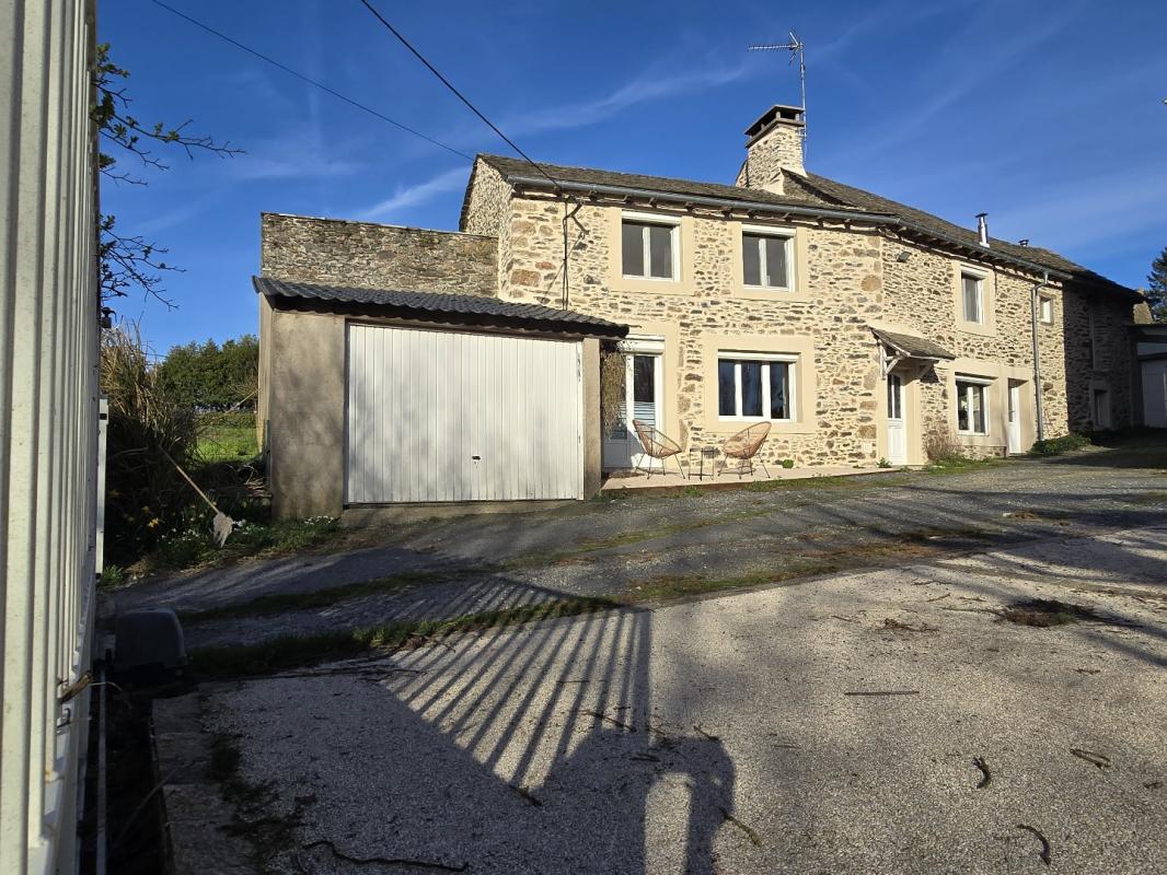 3 bedroom maison en pierres in Salmiech, Aveyron, France