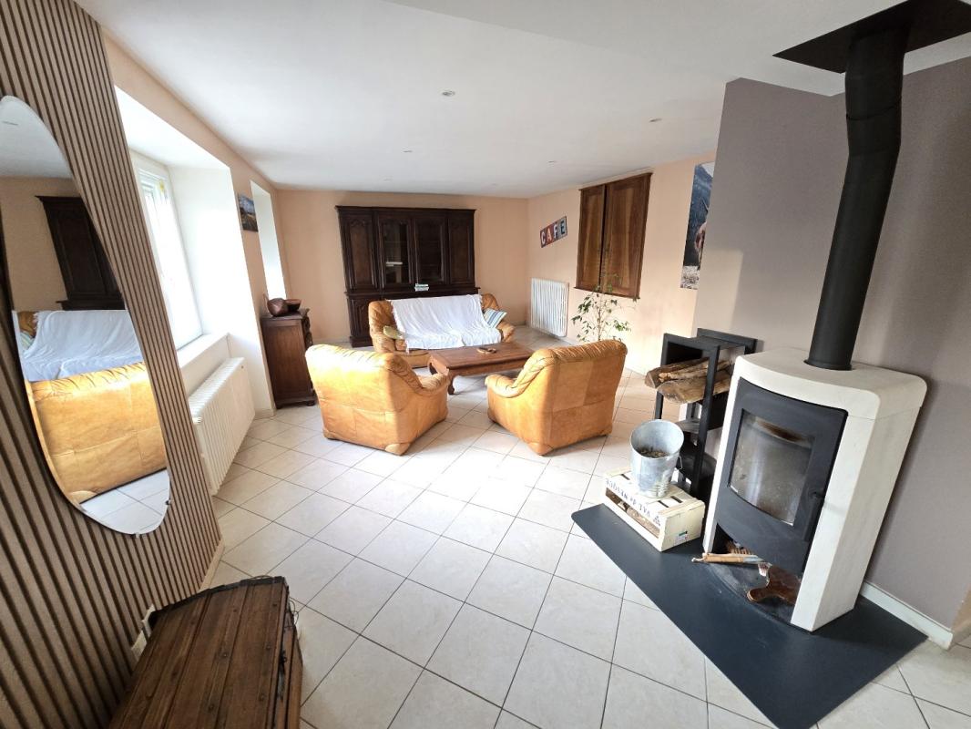 3 bedroom maison en pierres in Salmiech, Aveyron, France