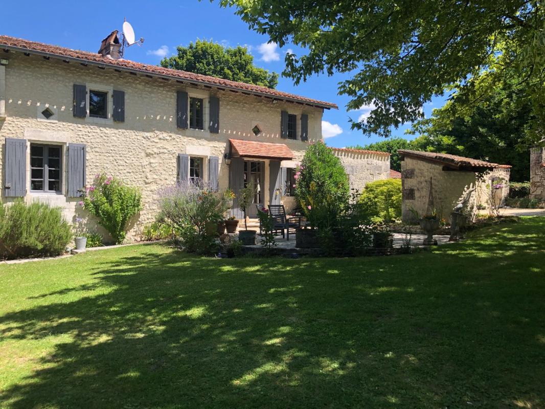 6 bedroom maison in Verteillac, Dordogne, France