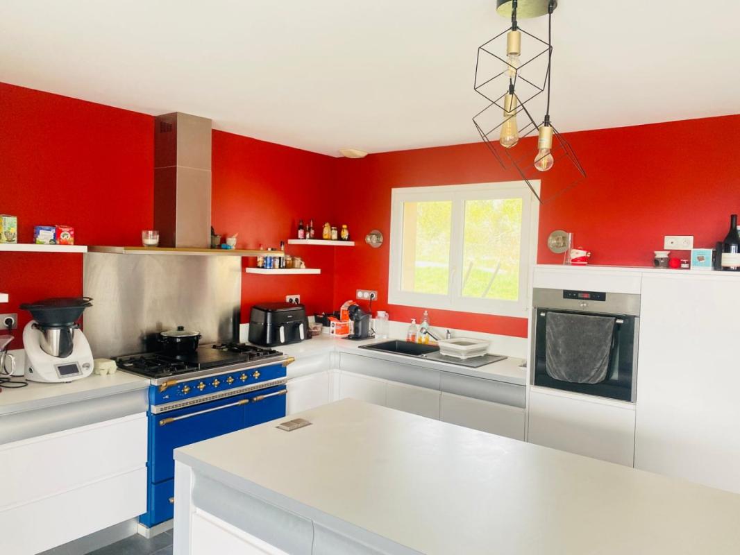 4 bedroom maison in Vers, Lot, France