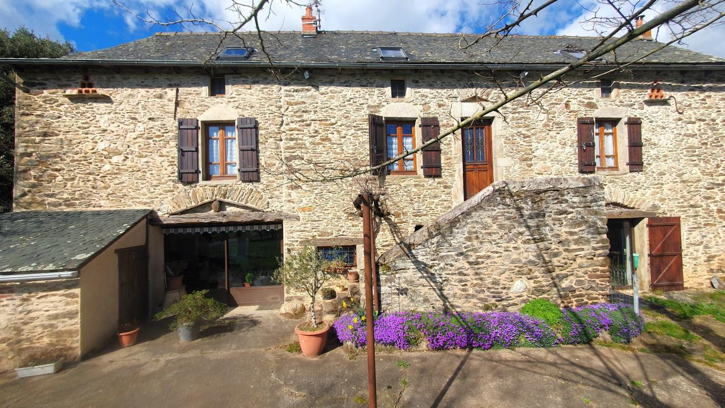 4 bedroom corps de ferme in La Salvetat Peyrales, Aveyron, France