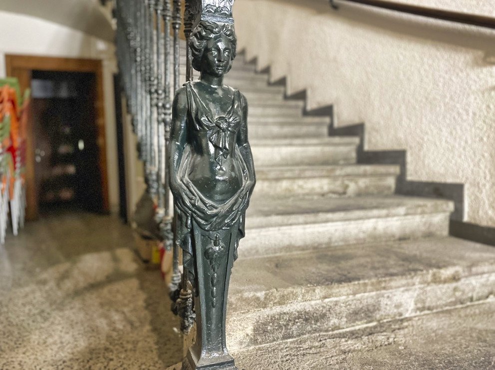 3 bedroom t6 et plus in Saint Ambroix, Gard, France