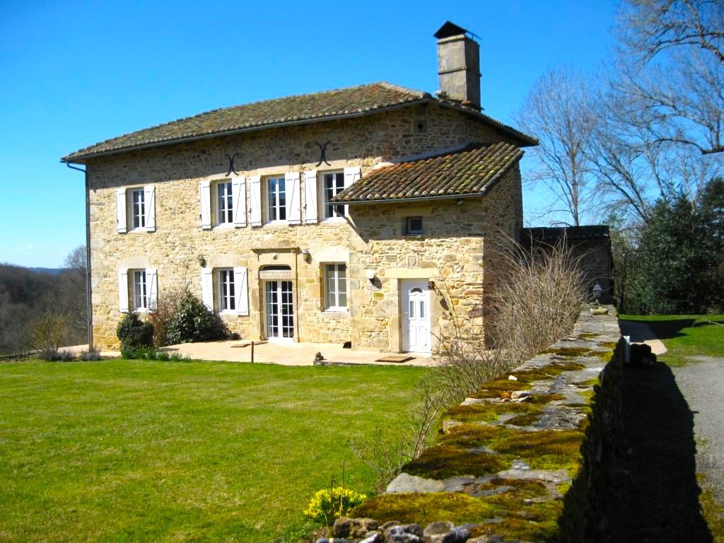 9 bedroom maison in 30 Km Ne De Figeac, Lot, France