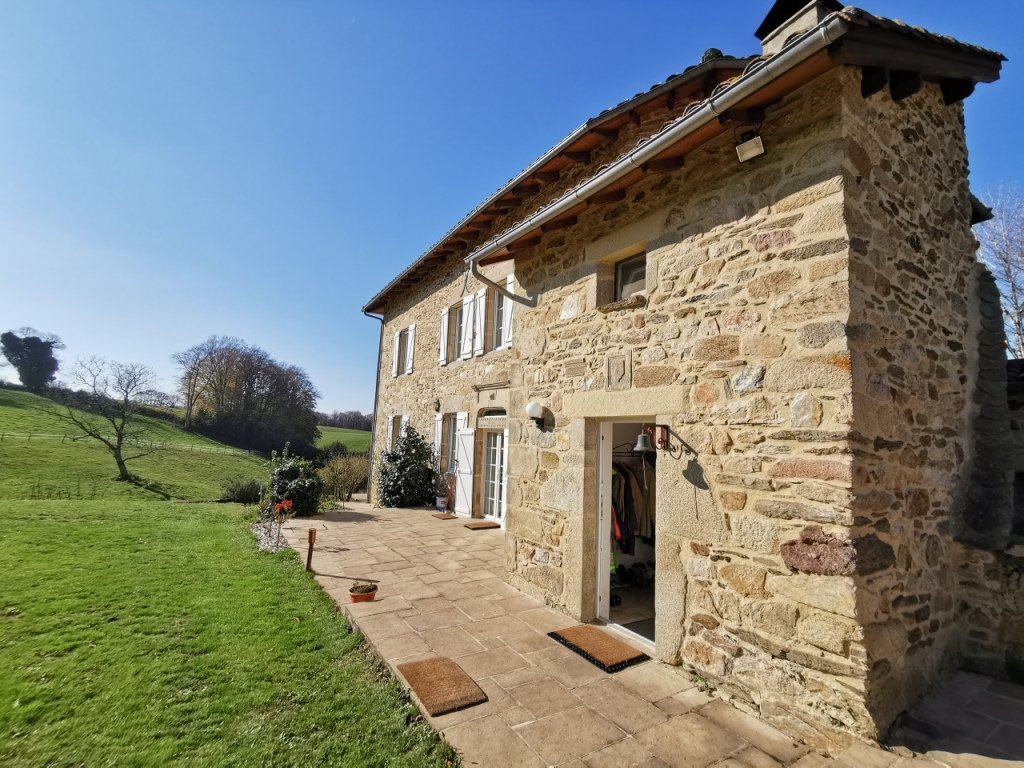 9 bedroom maison in 30 Km Ne De Figeac, Lot, France