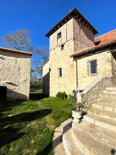 5 bedroom demeure in 10 Km De Figeac, Lot, France