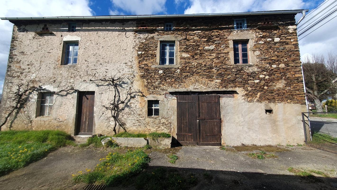 grange in La Salvetat Peyrales, Aveyron, France
