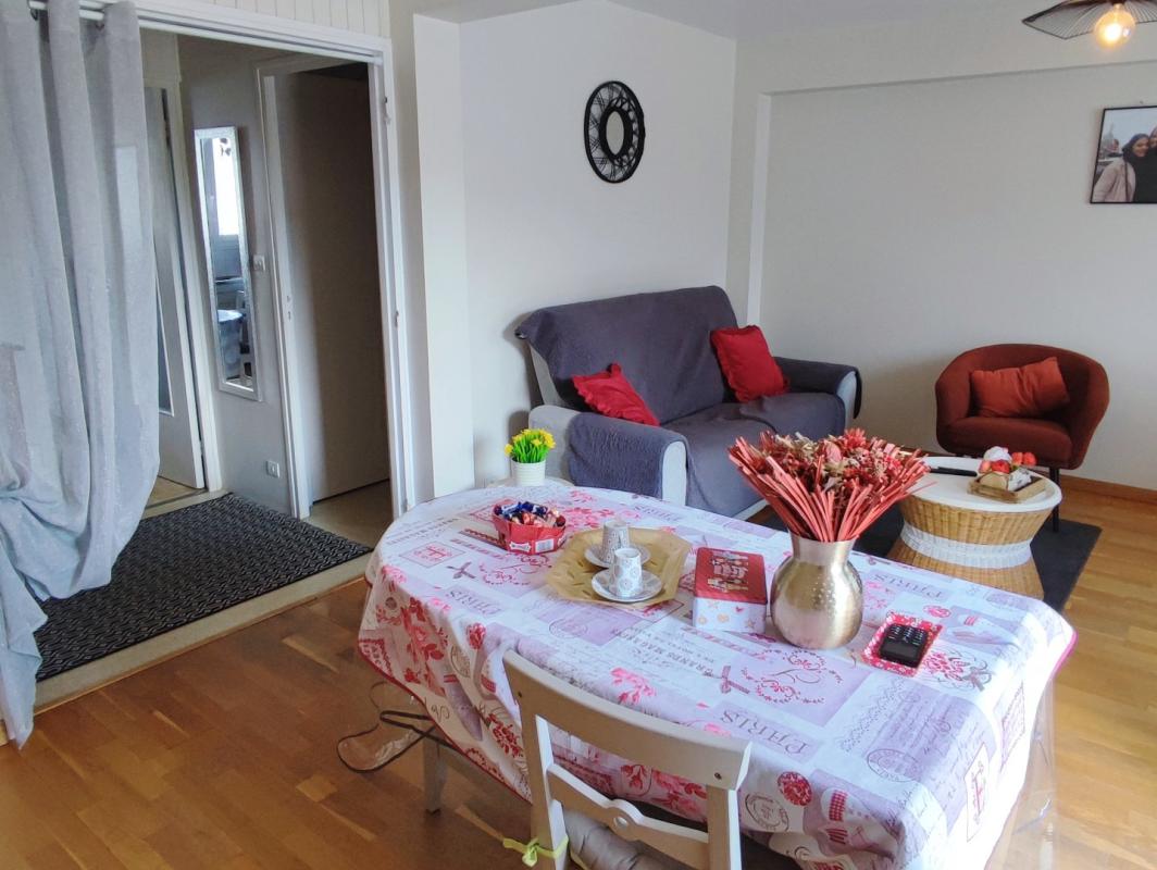 2 bedroom t3 in Foix, Ariège, France