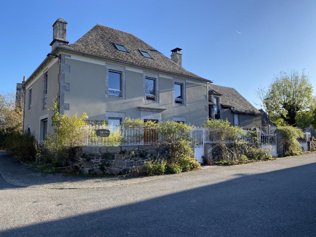 4 bedroom maison in Sainte Genevieve Sur Argence, Aveyron, France