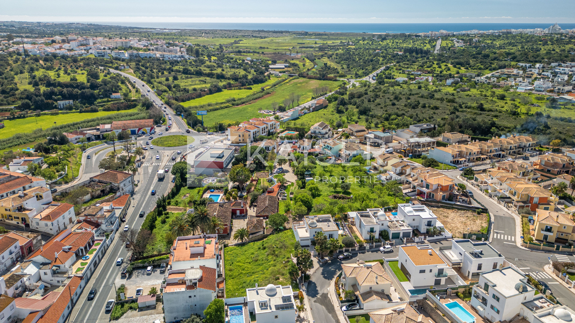 Plot house in Alcantarilha, Portugal – KP1333