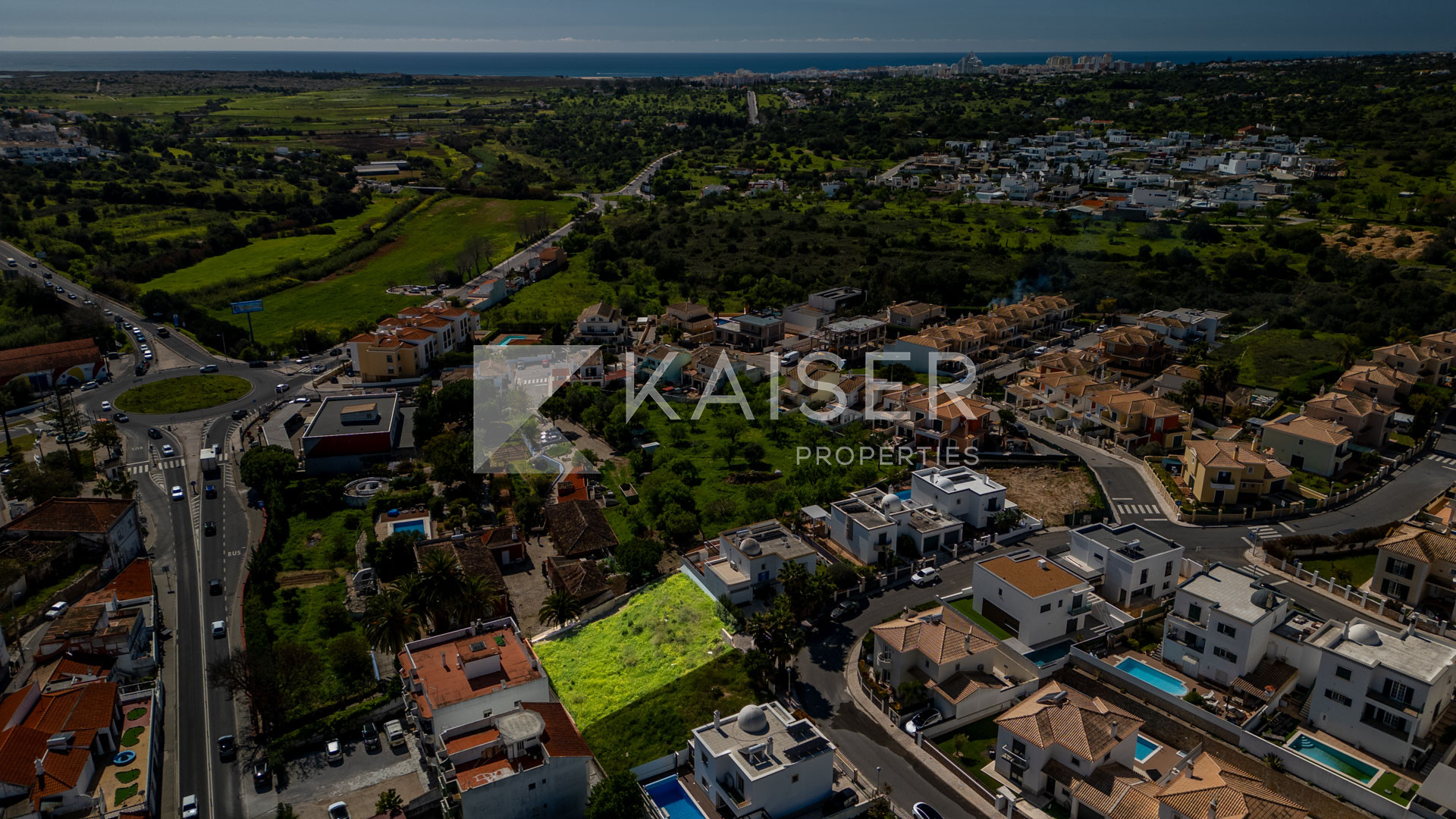 Plot house in Alcantarilha, Portugal – KP1333