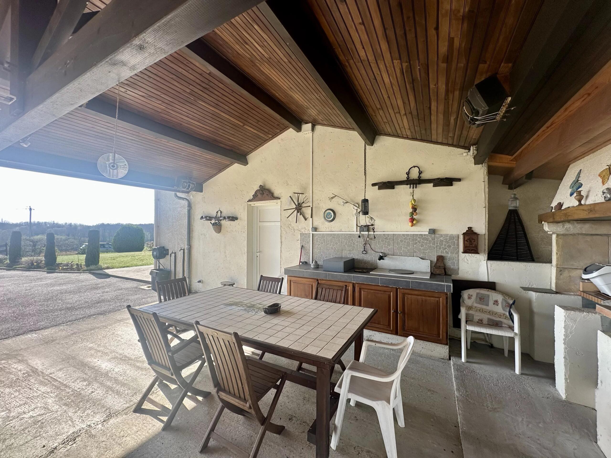 3-bed house with panoramic views close to Eymet, Aquitaine – France – BVI84117