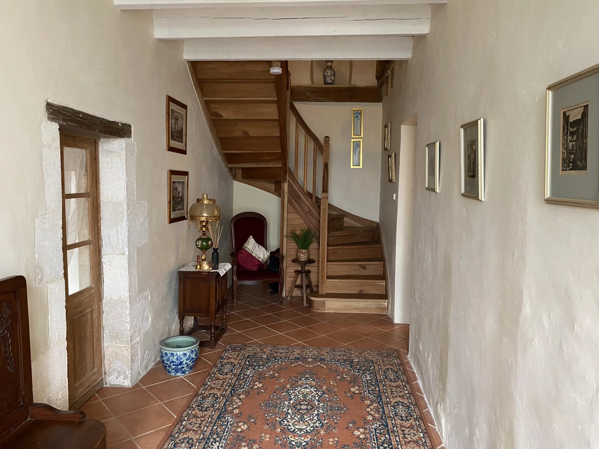 Character 2 bedroom stone house with barn and gardens, Poitou-Charentes – France – BVI77432