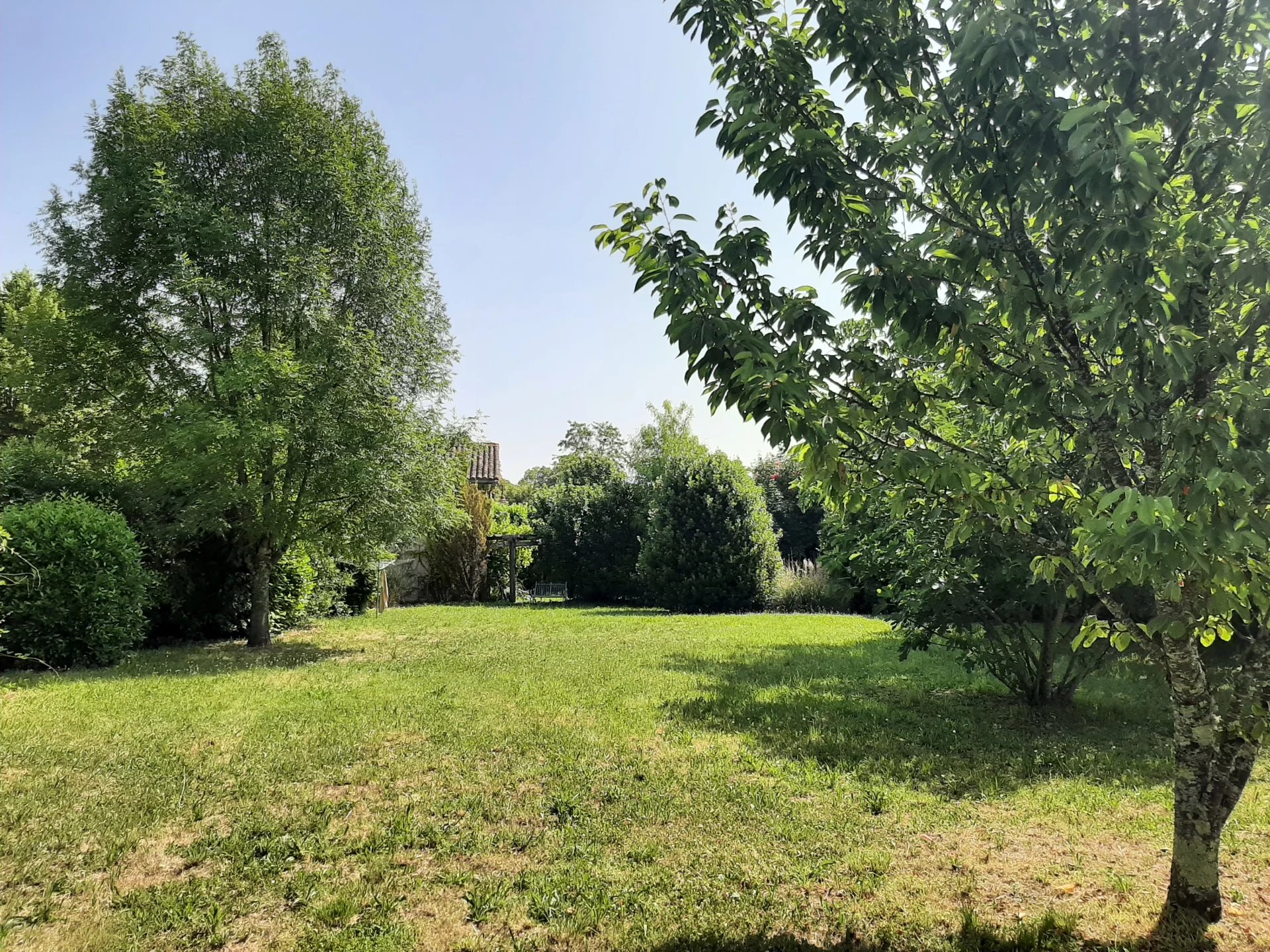 3/4 bedroom house with private garden in a large village, Poitou-Charentes – France – BVI77407