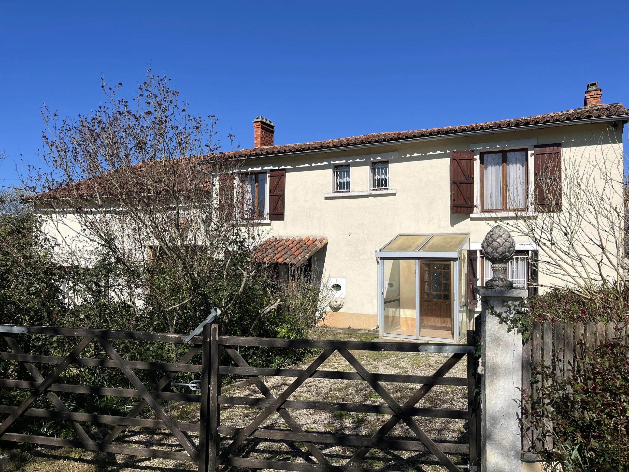 Country Cottage With Wonderfull Views, Poitou-Charentes – France – BVI84698