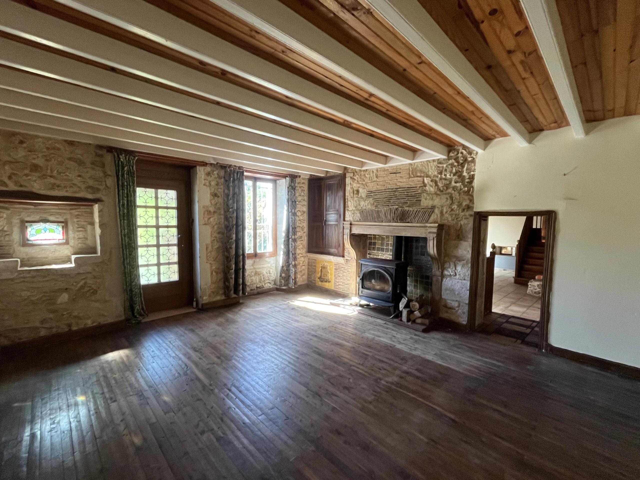 Country Cottage With Wonderfull Views, Poitou-Charentes – France – BVI84698