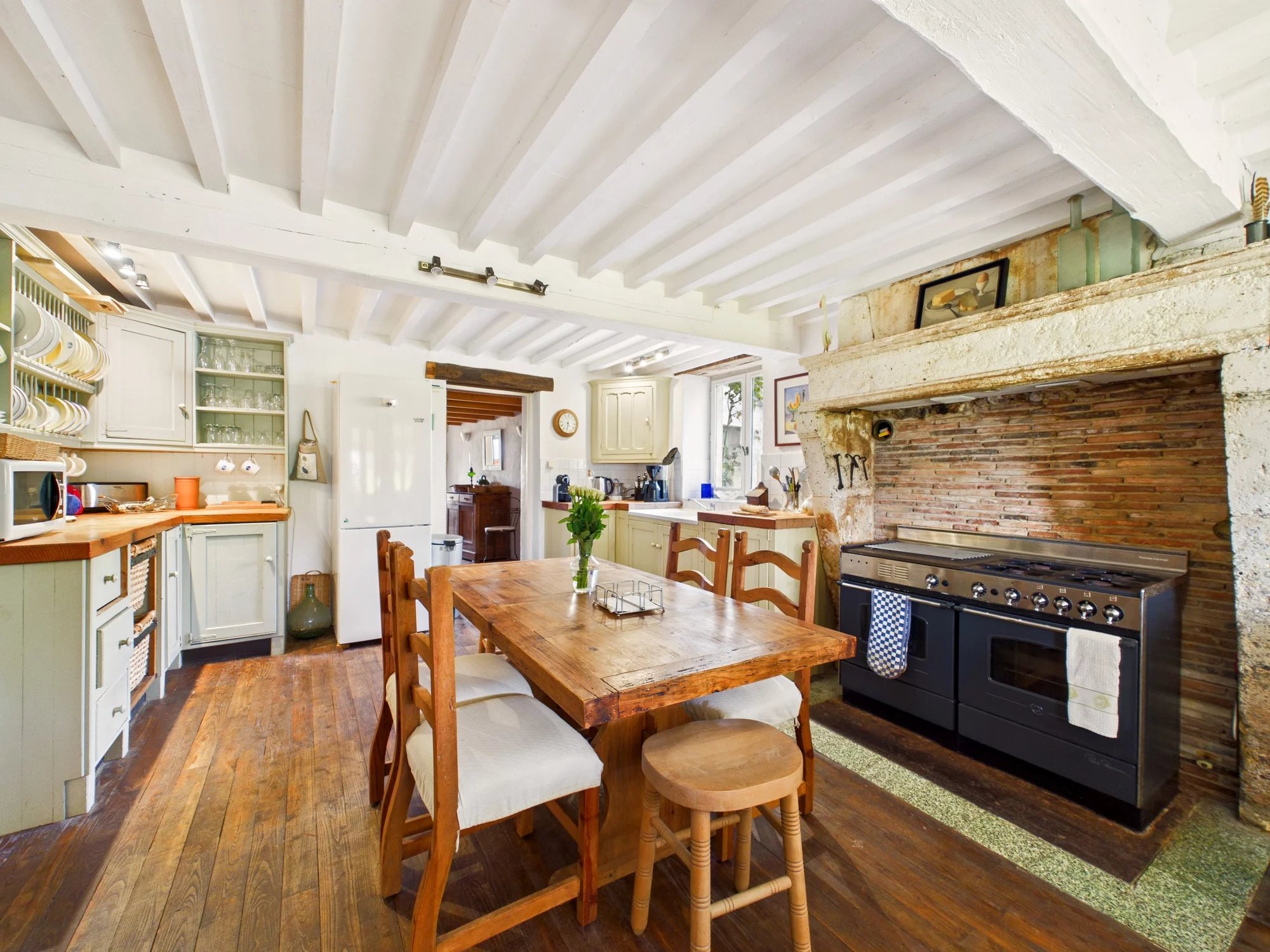 Secluded five bedroom country residence, Aquitaine – France – BVI84753