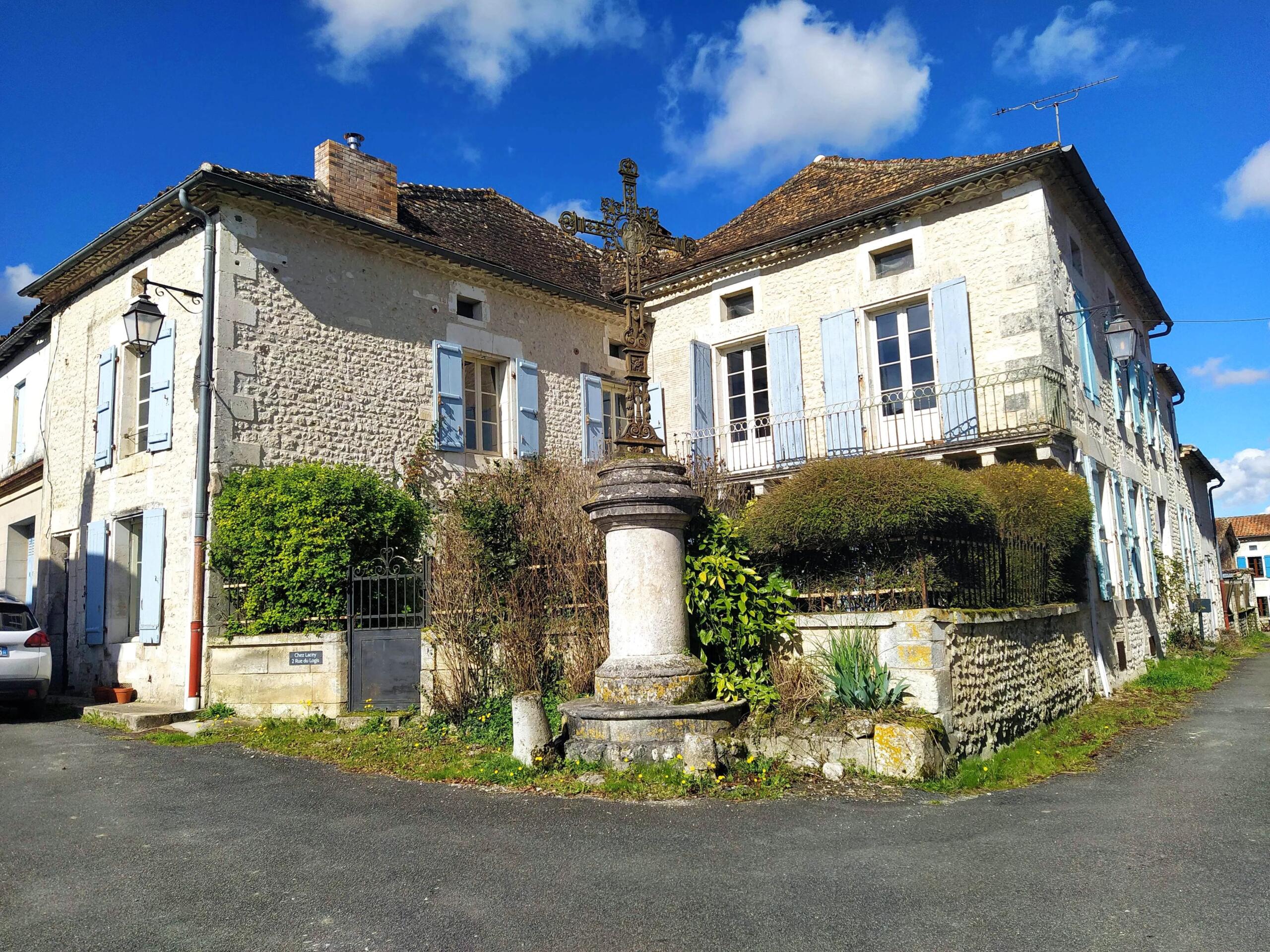 Stylish and spacious prominent village house, Poitou-Charentes – France – BVI84782