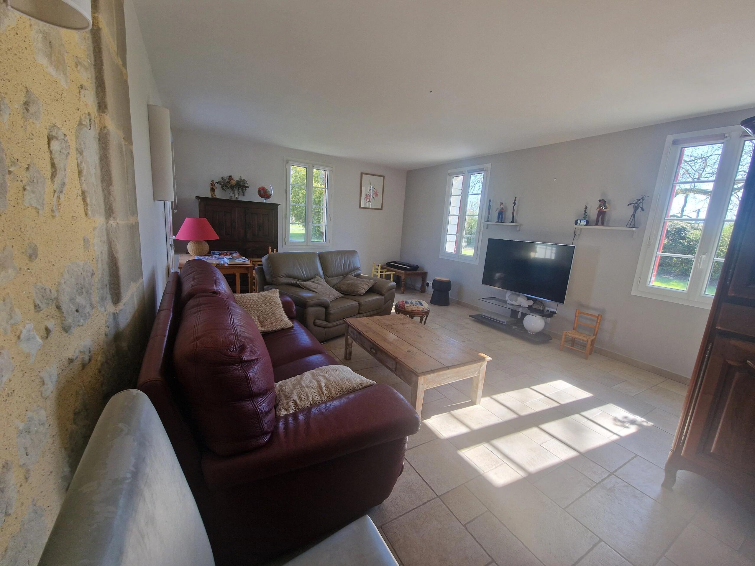 Spacious Country Stone Home with Pool and Open Views, Aquitaine – France – BVI81970
