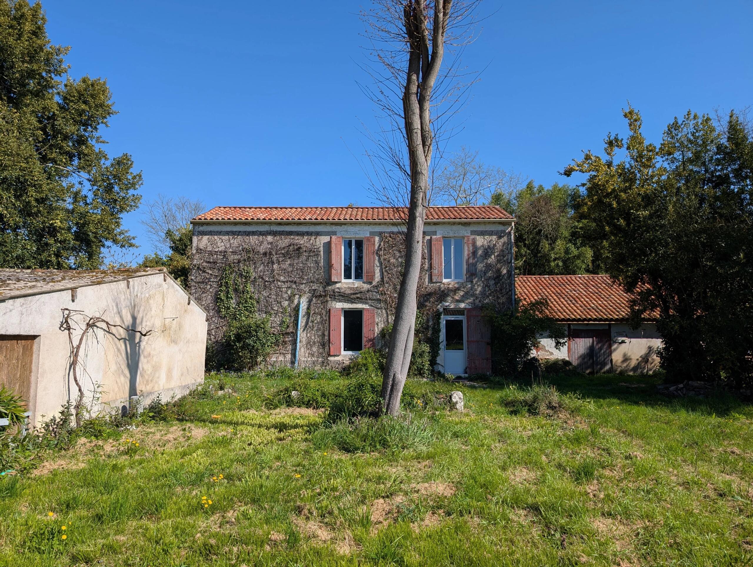 Stone village house with large garden and outbuildings, Aquitaine – France – BVI83294