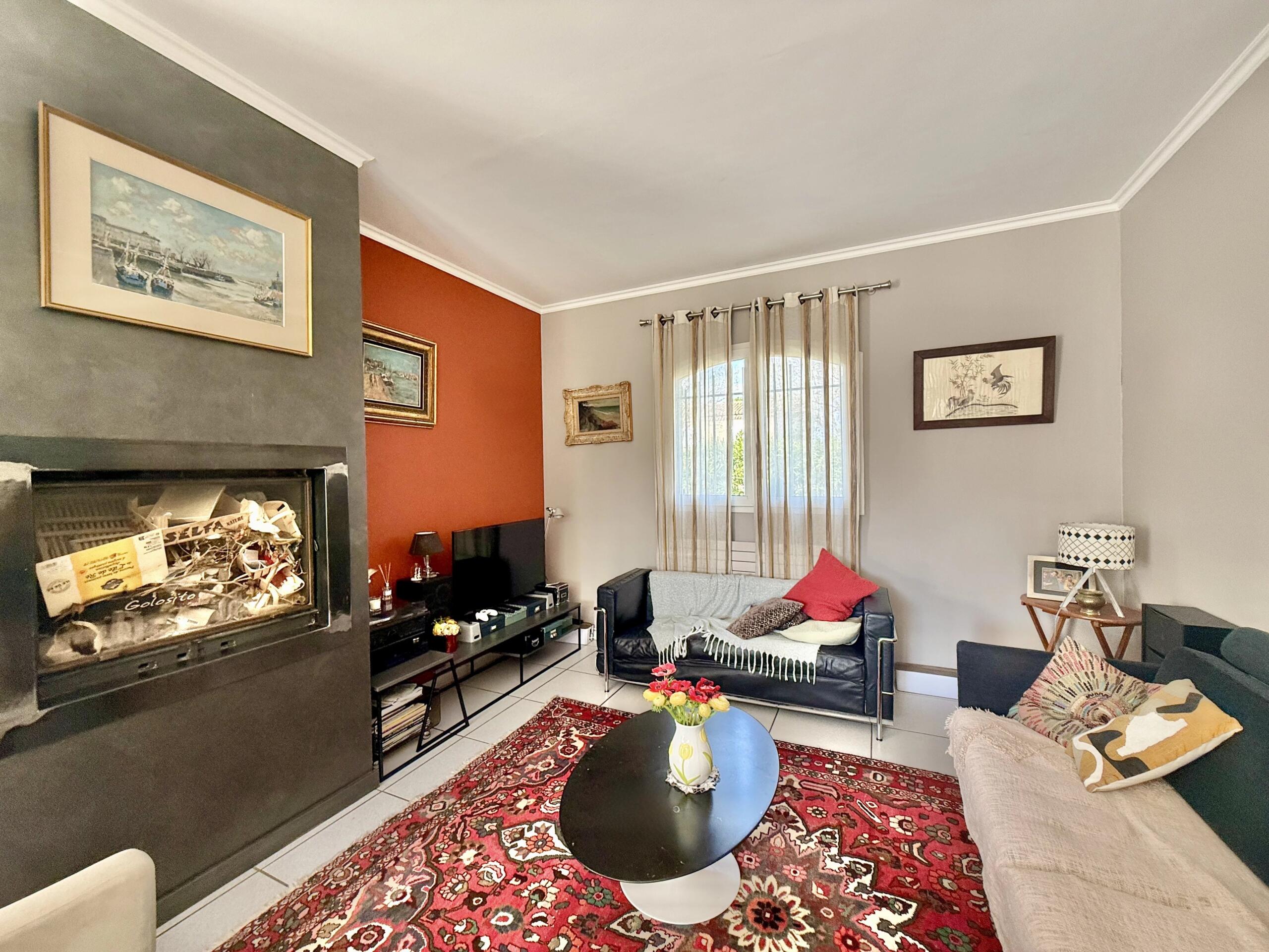 Elegant 3-bedroom home with pool and private garden – Walking Distance to Carcassonne Centre, Languedoc-Roussillon – France – BVI75596