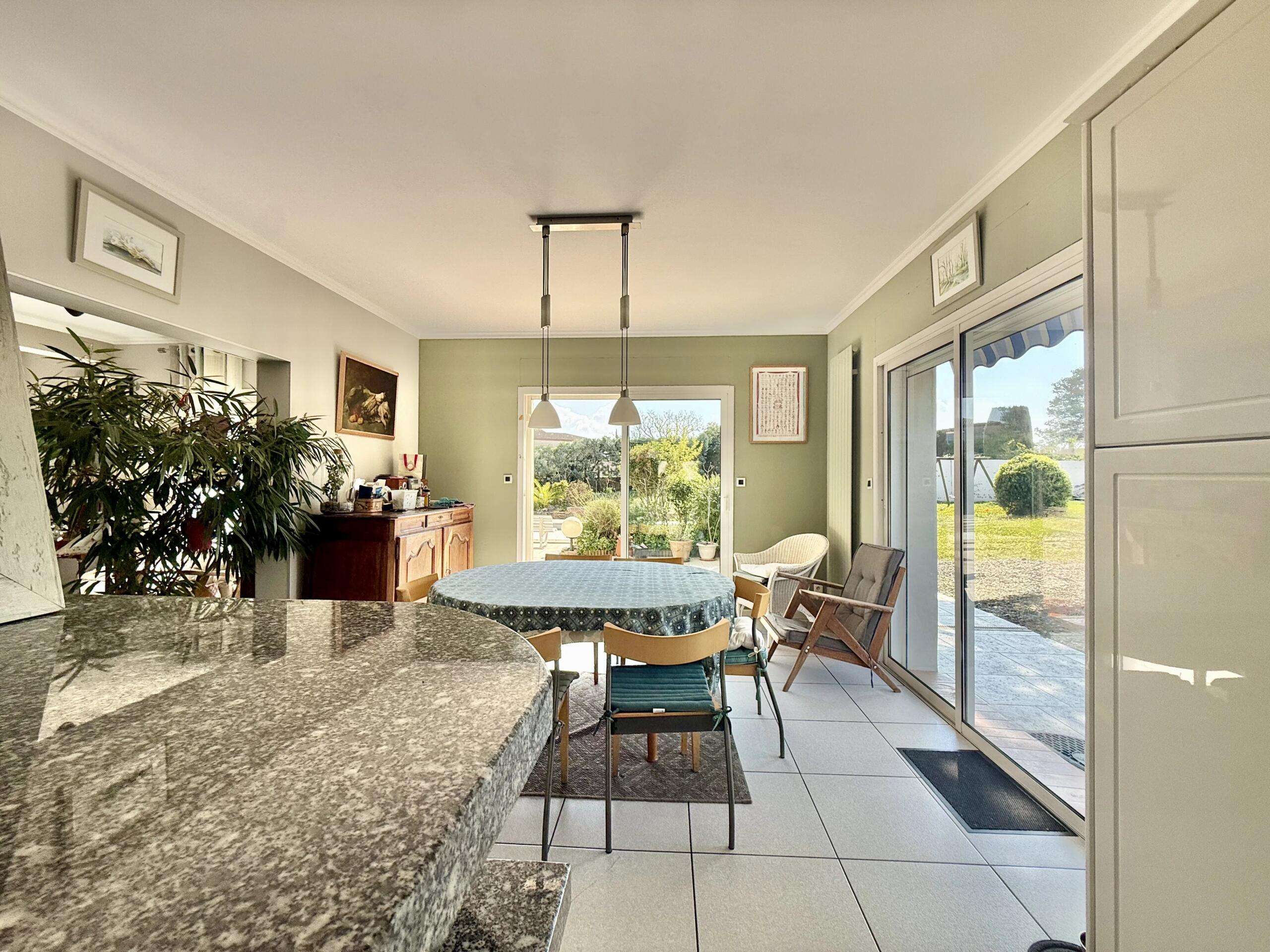 Elegant 3-bedroom home with pool and private garden – Walking Distance to Carcassonne Centre, Languedoc-Roussillon – France – BVI75596