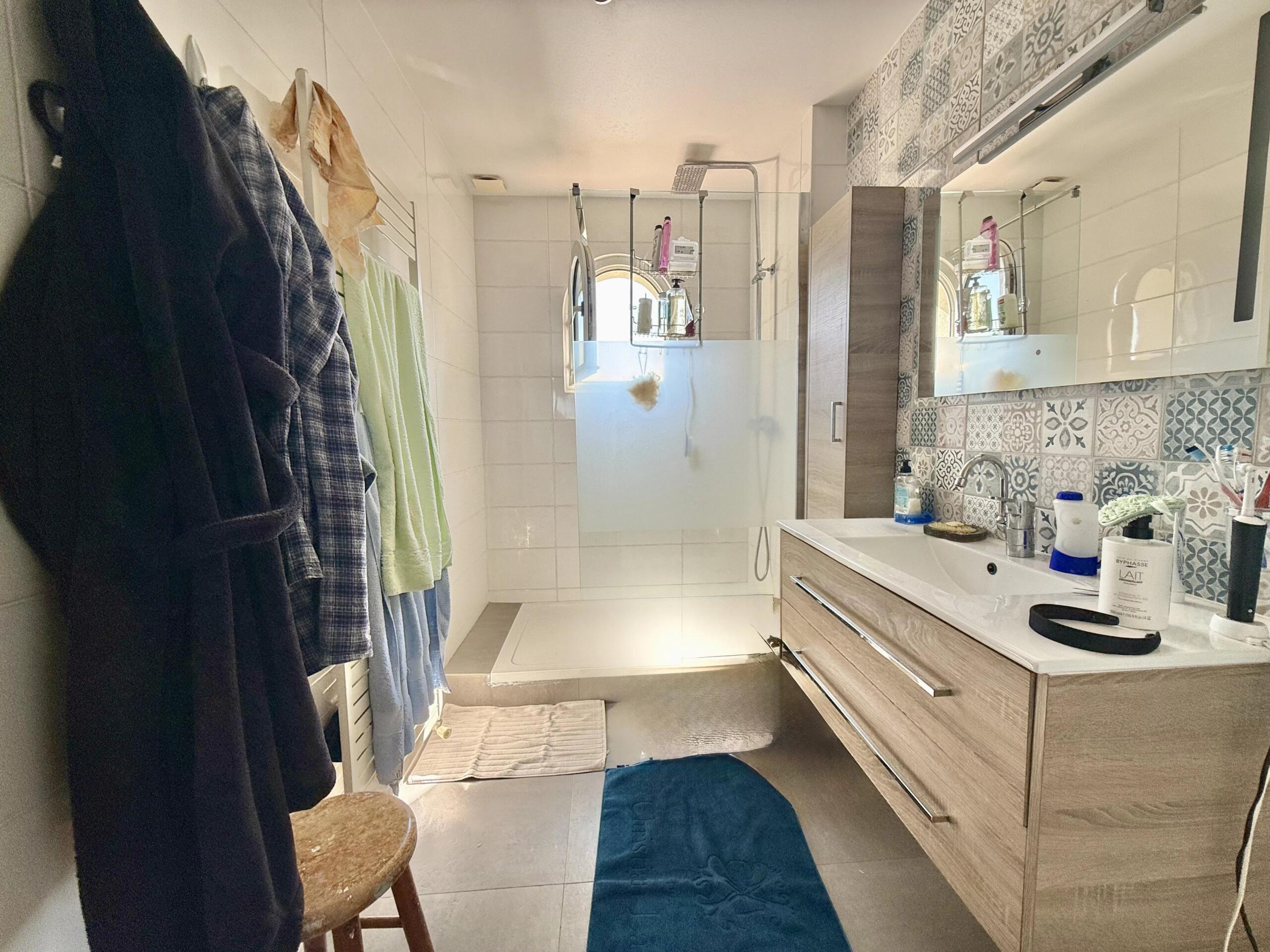 Elegant 3-bedroom home with pool and private garden – Walking Distance to Carcassonne Centre, Languedoc-Roussillon – France – BVI75596