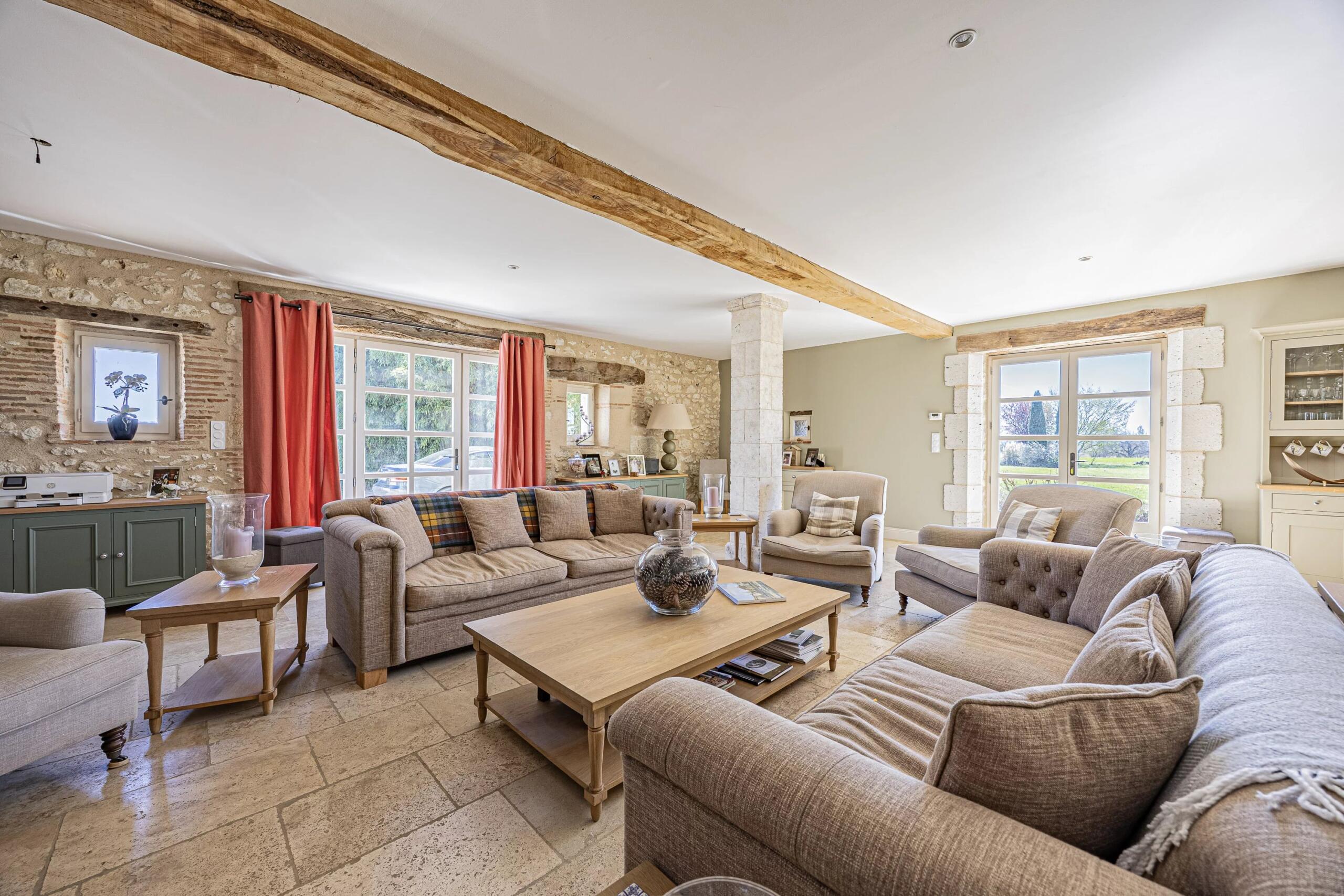 Luxury Manor House with Pool, Pigeonnier and 3.5 Acres – Near Lectoure, Gers, Southwest France, Midi-Pyrénées – France – BVI83043