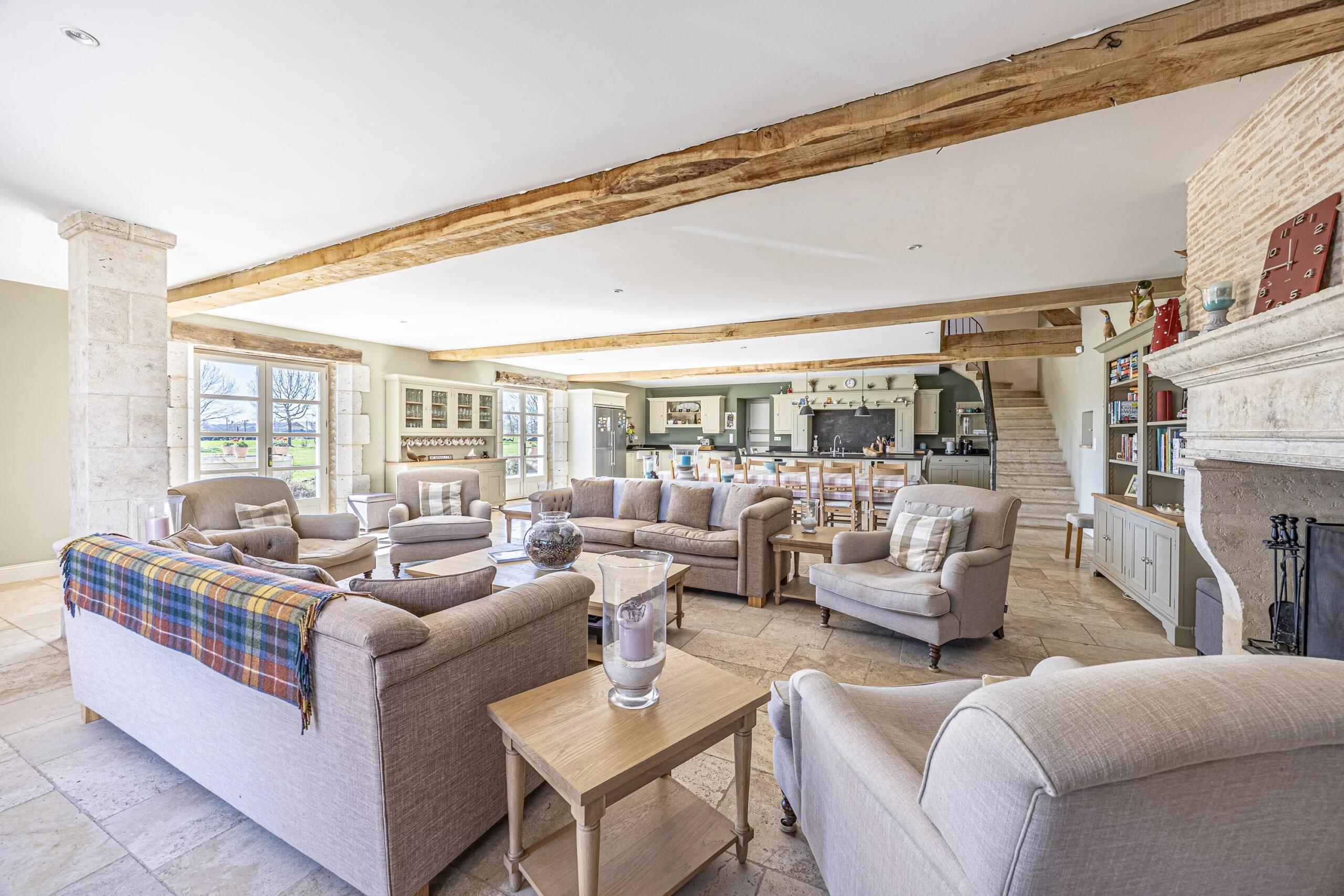 Luxury Manor House with Pool, Pigeonnier and 3.5 Acres – Near Lectoure, Gers, Southwest France, Midi-Pyrénées – France – BVI83043