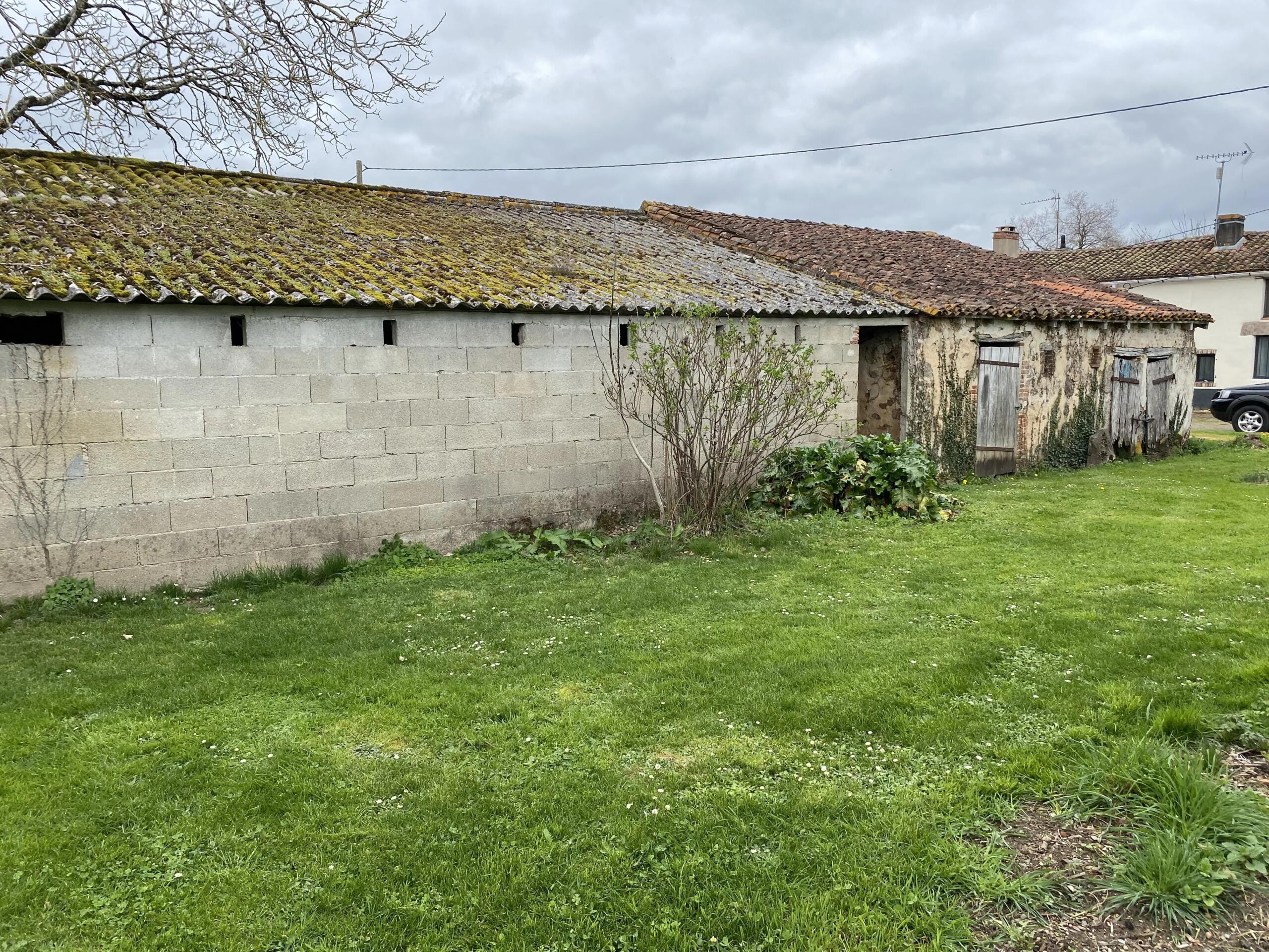 Wonderful Private Retreat, Poitou-Charentes – France – BVI80901