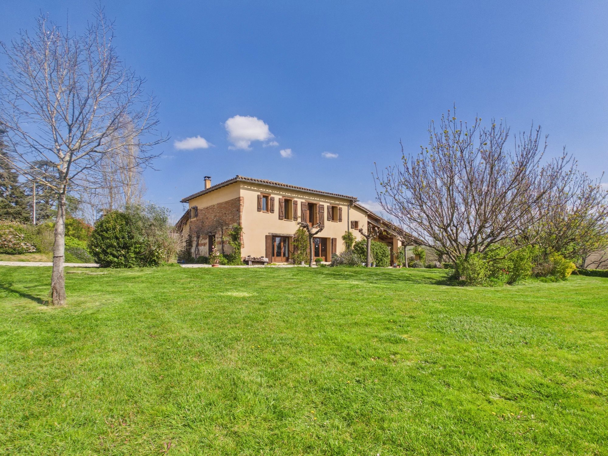 Charming Farmhouse for Sale near Salvagnac with Garden, Terrace and Countryside Views, Midi-Pyrénées – France – BVI84815