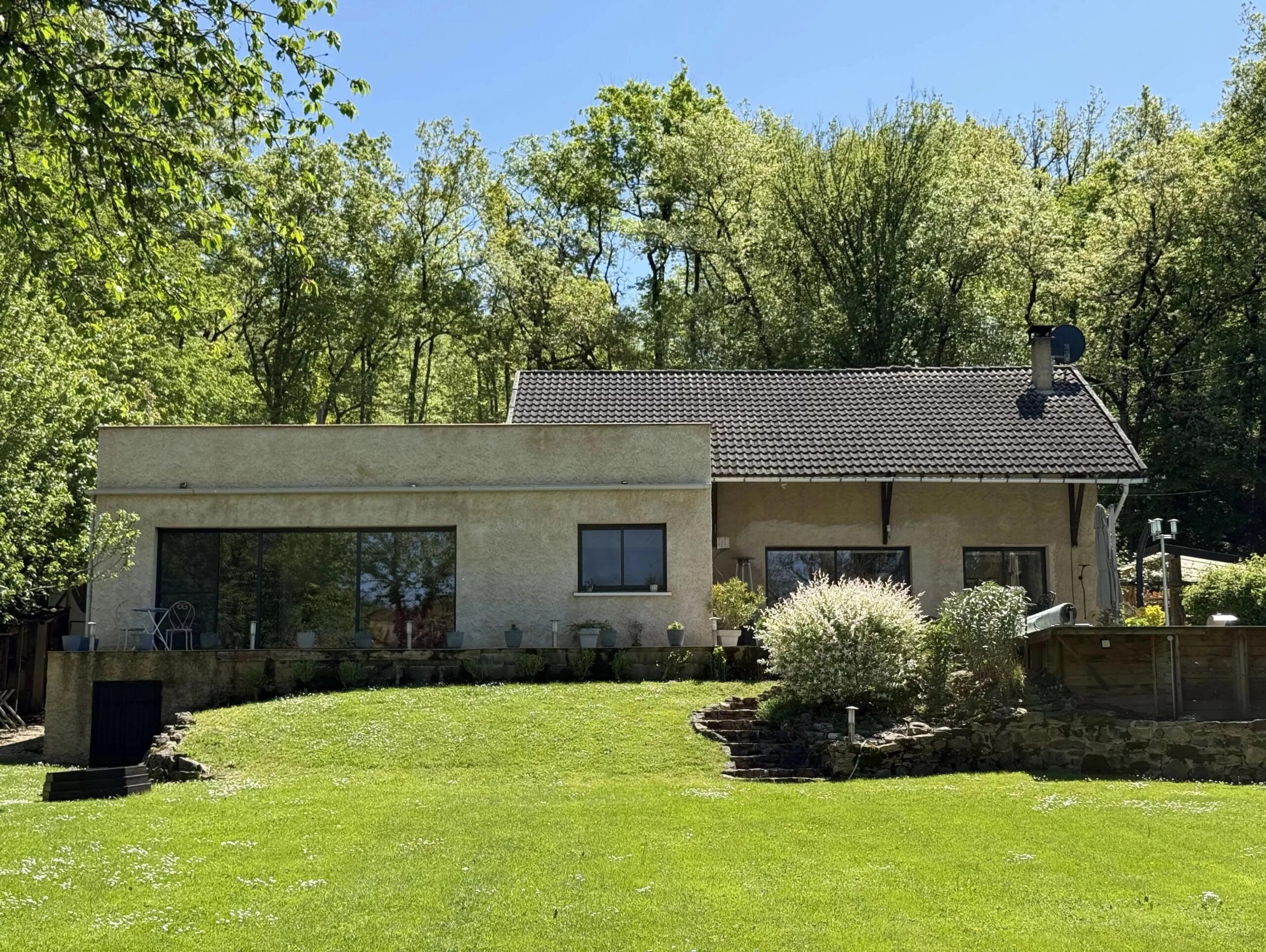 Riverside Retreat with Stunning Views, Midi-Pyrénées – France – BVI79785