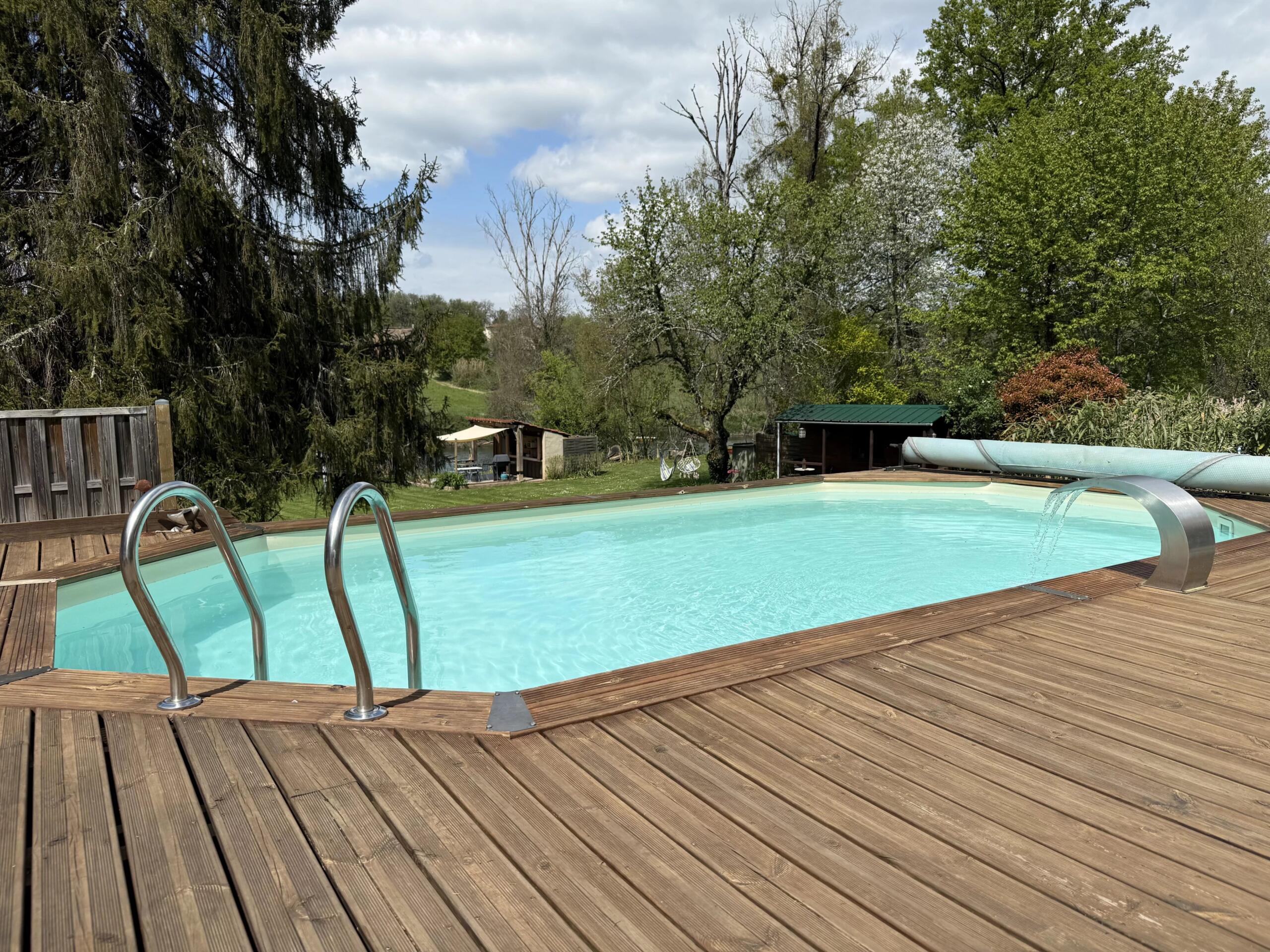 Riverside Retreat with Stunning Views, Midi-Pyrénées – France – BVI79785