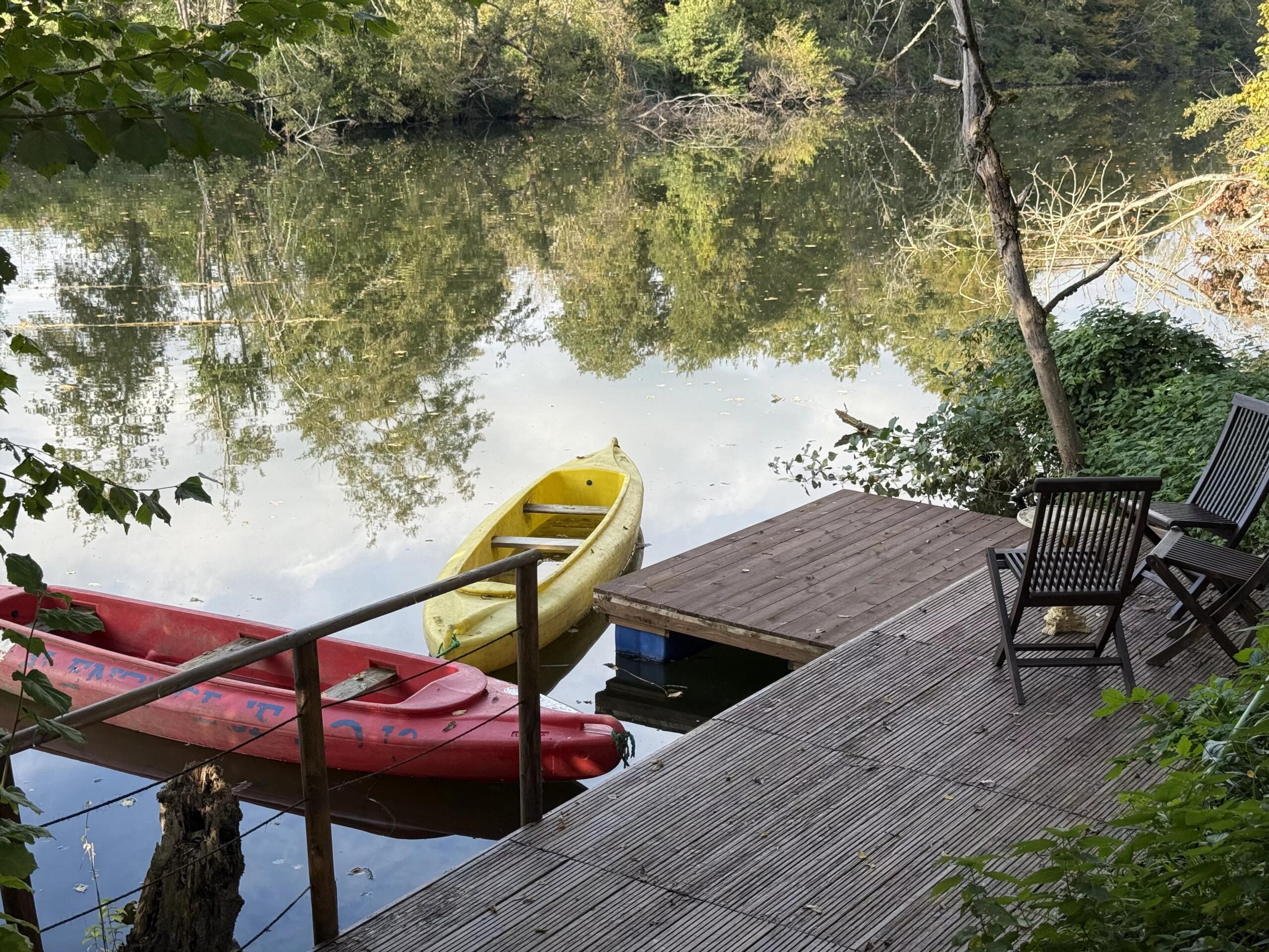 Riverside Retreat with Stunning Views, Midi-Pyrénées – France – BVI79785