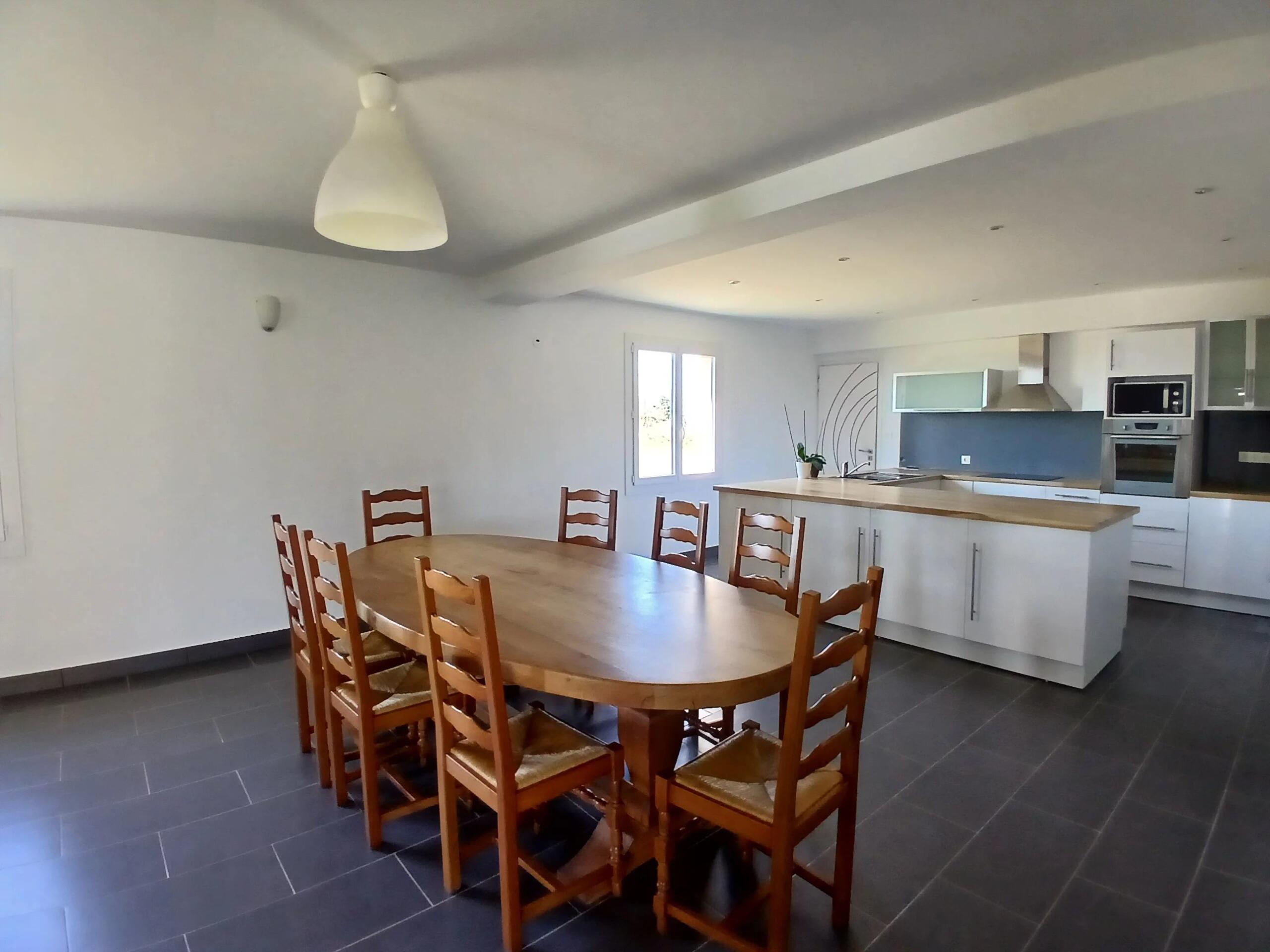 Modern 5 bedroom villa with swimming pool, Poitou-Charentes – France – BVI84701