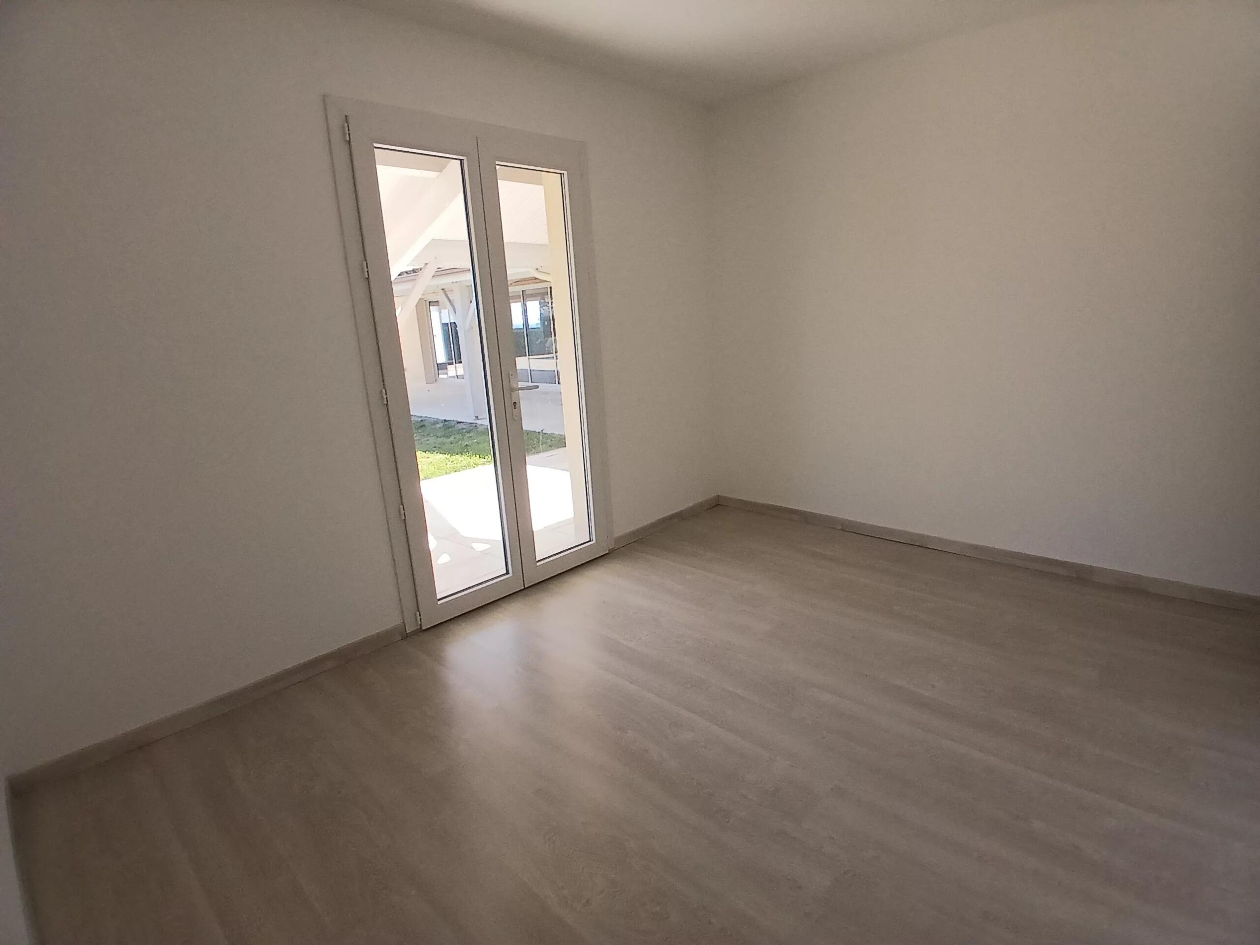 Modern 5 bedroom villa with swimming pool, Poitou-Charentes – France – BVI84701