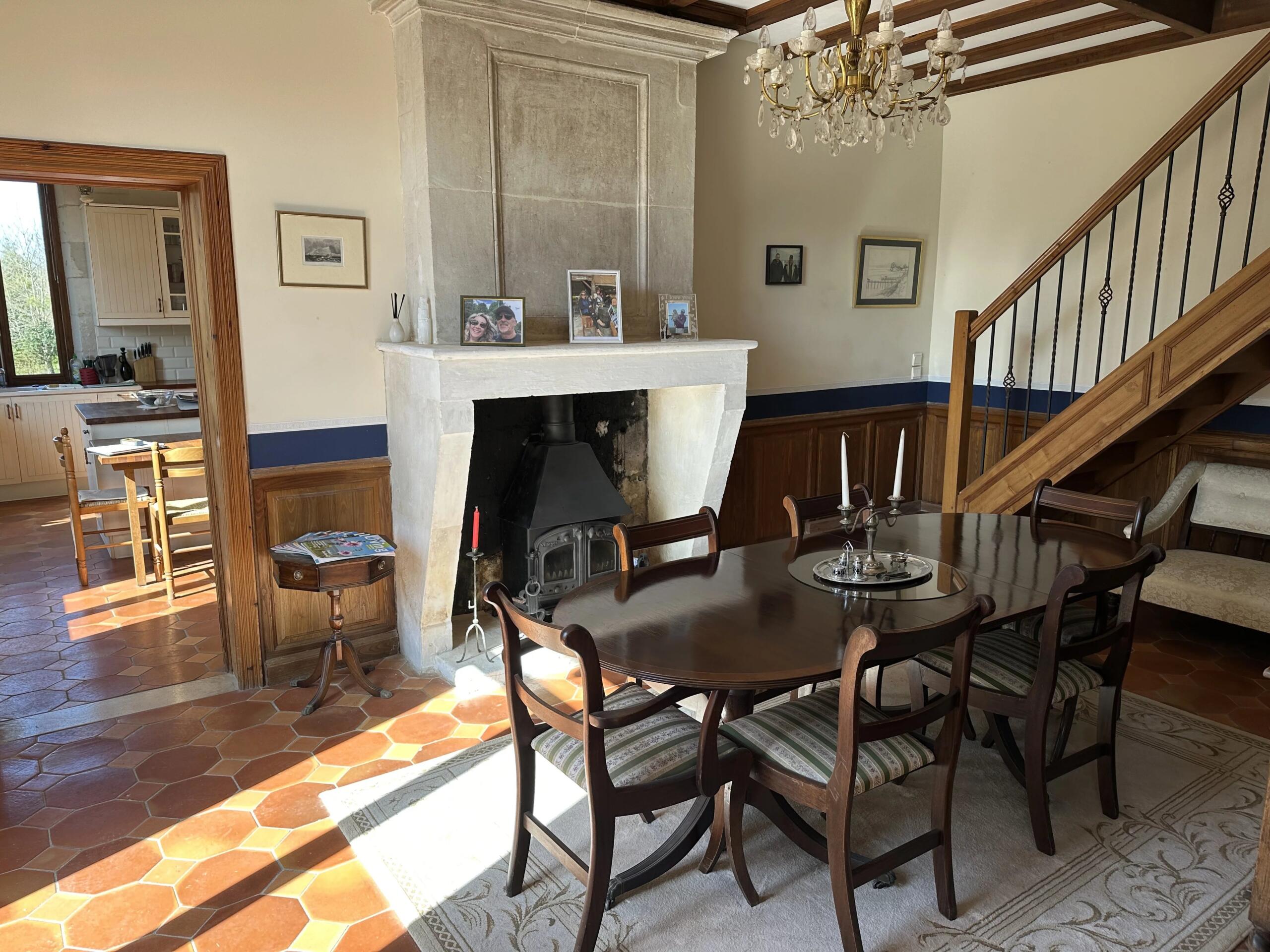 Maison de Maitre plus 2 Cottages Close to Pretty Estuary Ports, Poitou-Charentes – France – BVI81181