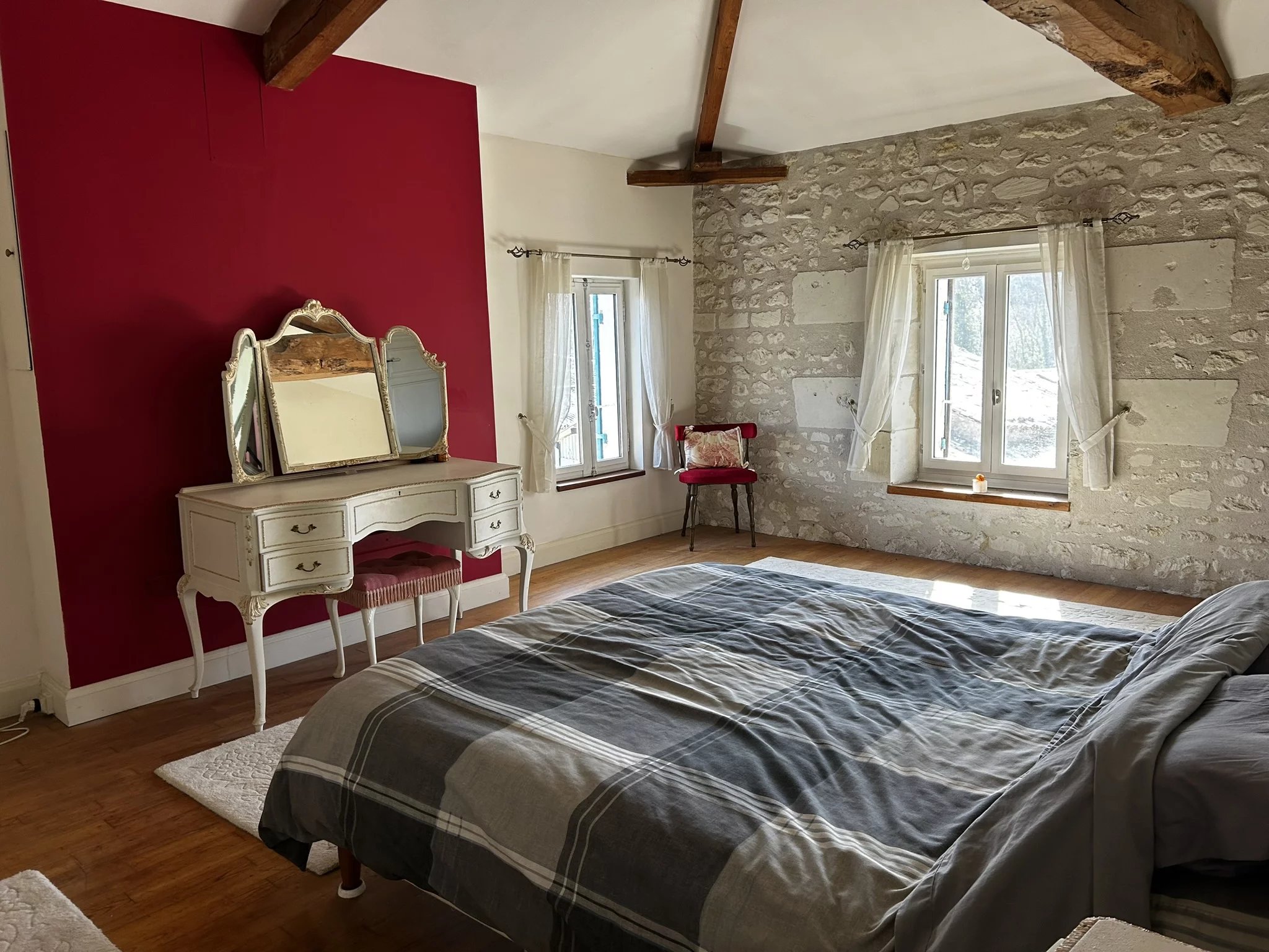 Maison de Maitre plus 2 Cottages Close to Pretty Estuary Ports, Poitou-Charentes – France – BVI81181