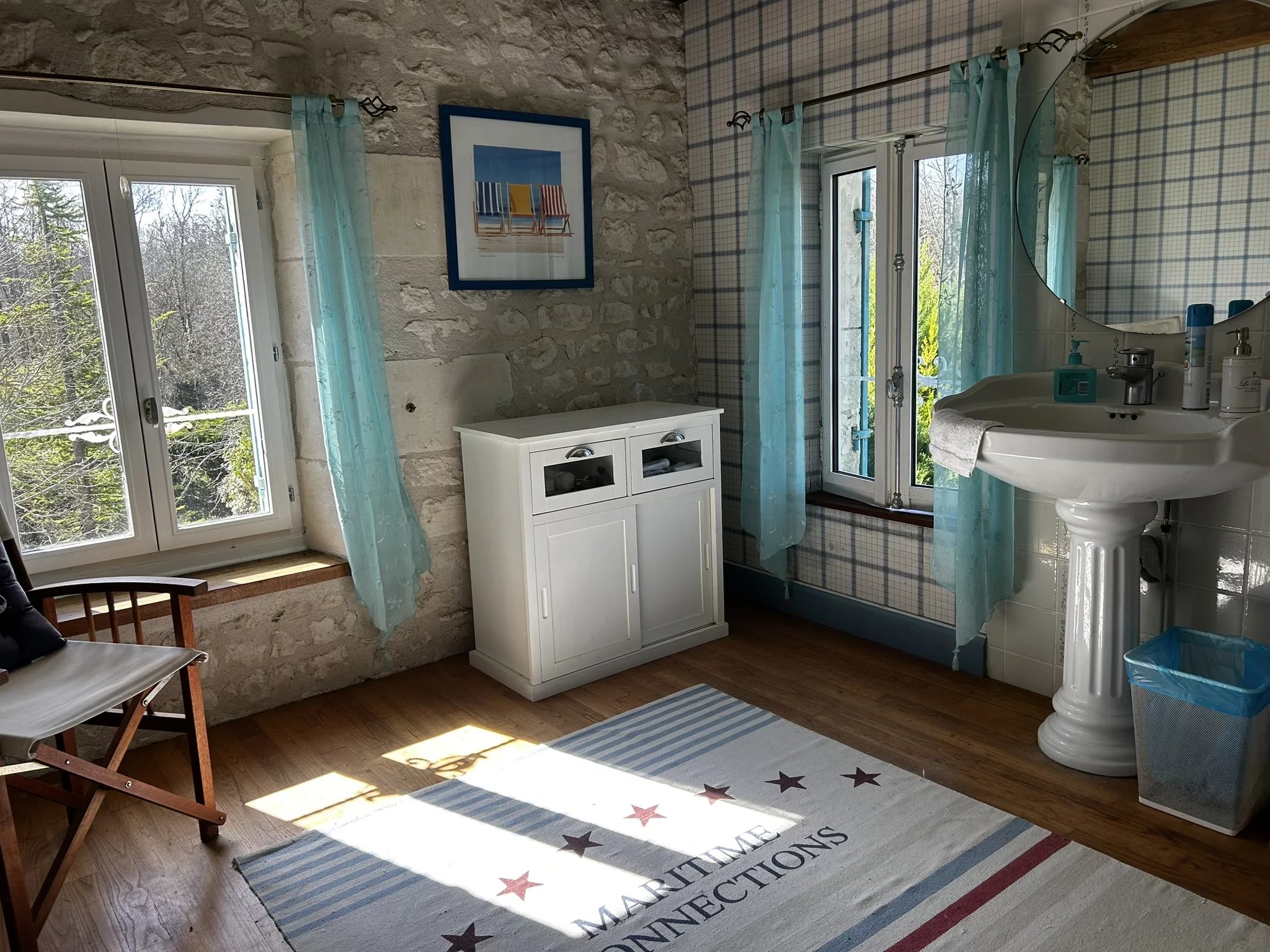 Maison de Maitre plus 2 Cottages Close to Pretty Estuary Ports, Poitou-Charentes – France – BVI81181