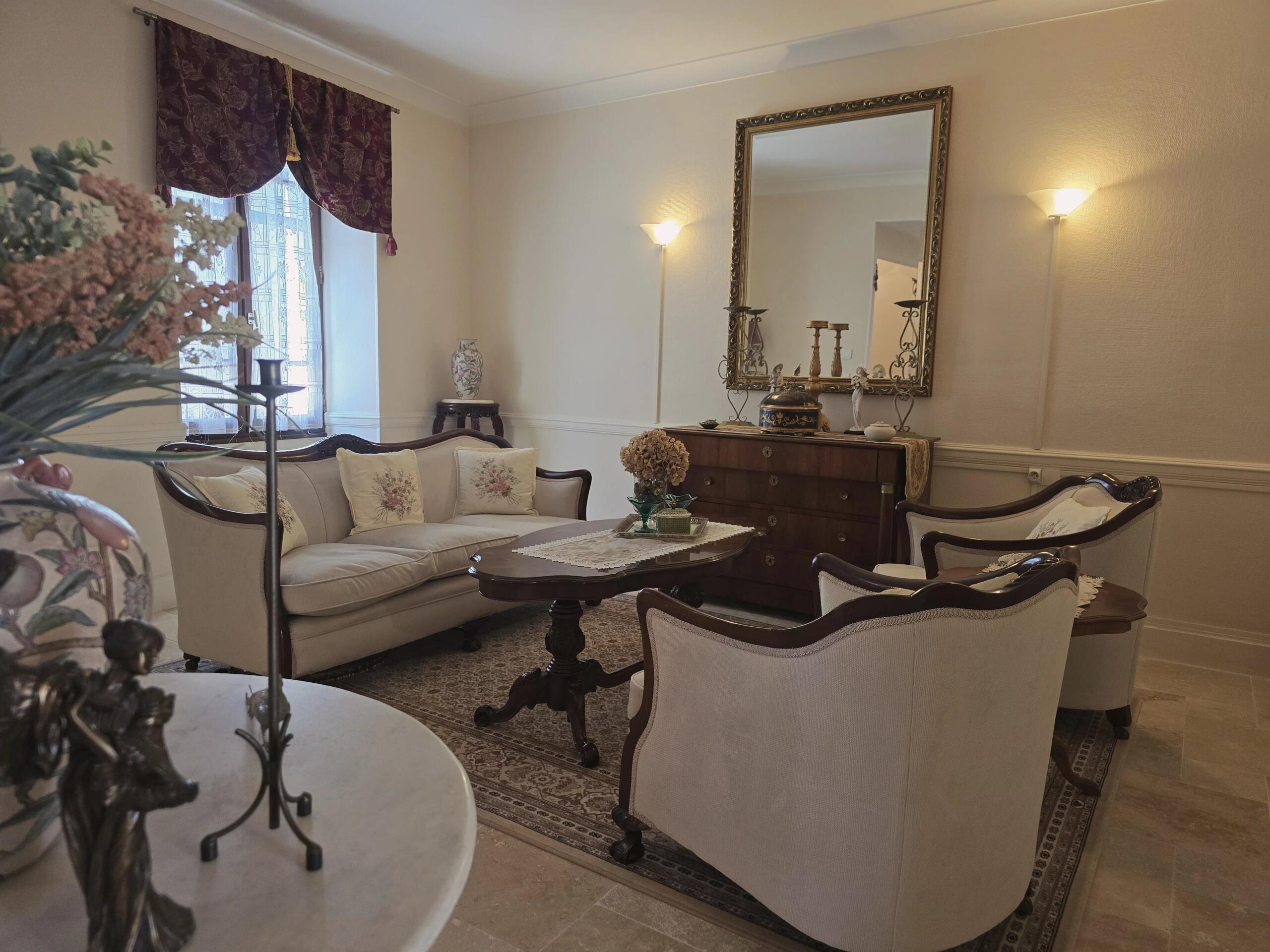 Spacious village house with outdoor space, Aquitaine – France – BVI81953