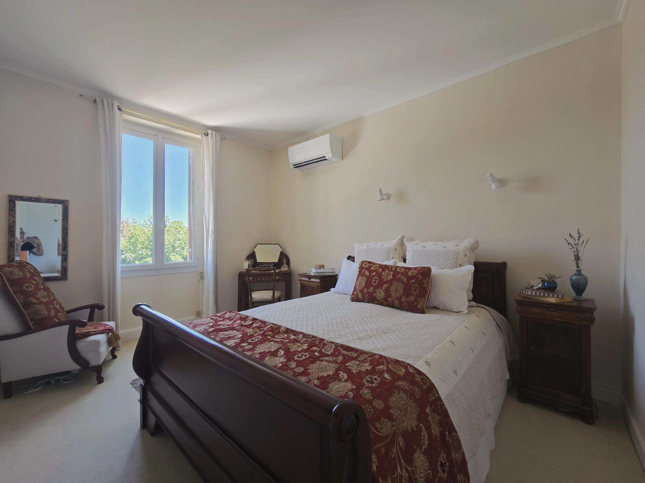 Spacious village house with outdoor space, Aquitaine – France – BVI81953